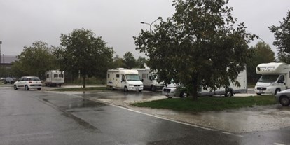 Reisemobilstellplatz - Grauwasserentsorgung - Italien - Area Sosta Parco Fluviale