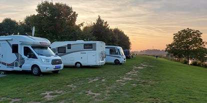 Motorhome parking space - Duschen - North Brabant - Jachthaven 't Loo