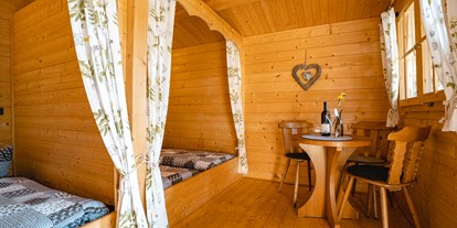 Reisemobilstellplatz - Umgebungsschwerpunkt: See - Eichigt - Kleine Holzhütte für bis zu 4 Personen - Vogtlandcamping