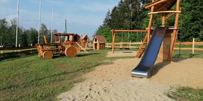 Reisemobilstellplatz - öffentliche Verkehrsmittel - Eger (Region Karlsbad) - Bauernhof-Spielplatz - Vogtlandcamping