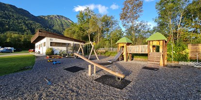 Reisemobilstellplatz - Wohnwagen erlaubt - Region Allgäu - Spielplatz auf dem Camping Pfronten - Camping Pfronten