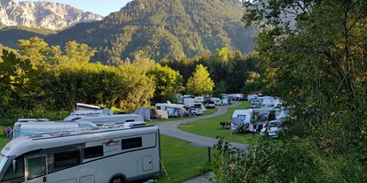 Reisemobilstellplatz - Wohnwagen erlaubt - Region Allgäu - Wiesenplatz auf dem Camping Pfronten - Camping Pfronten
