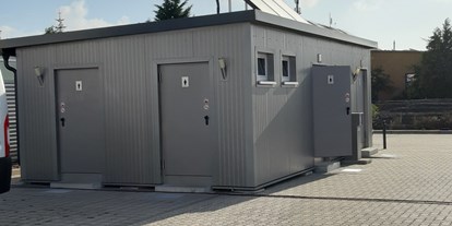 Reisemobilstellplatz - Entsorgung Toilettenkassette - Sanitärgebäude - Stellplatz Elmenhorst