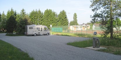 Motorhome parking space - SUP Möglichkeit - Austria - Mobilstellplatz in Ottenschlag - Freizeitgelände Oberer Ortsteich