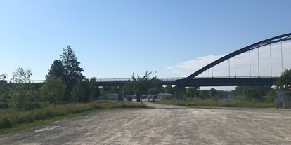 Motorhome parking space - SUP Möglichkeit - Franken - Stellplatz an der Mainbrücke