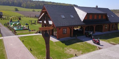 Reisemobilstellplatz - Spielplatz - Slowakei West - Camp PACHO - Koliba Pacho Resort