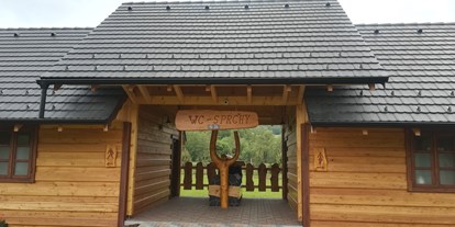 Reisemobilstellplatz - Art des Stellplatz: bei Freibad - Slowakei West - Camp PACHO - Koliba Pacho Resort