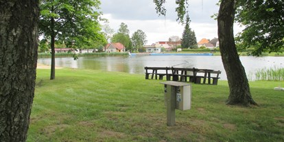 Reisemobilstellplatz - Art des Stellplatz: bei Freibad - Sachsen-Anhalt - Caravanstellplatz am Naturbad Bismarker Kolk