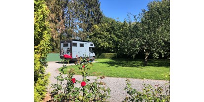 Reisemobilstellplatz - Umgebungsschwerpunkt: am Land - Stellplatz auf Splitt an der Wiese
Auffahrkeile erforderlich  - Garten-Camping auf Privatgrundstück in der #Eifel