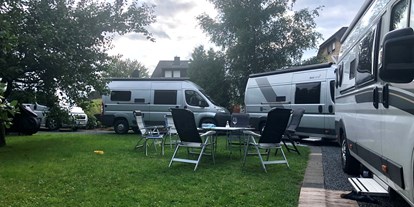 Reisemobilstellplatz - Stromanschluss - Gemeinsam campen möglich!  - Garten-Camping auf Privatgrundstück in der #Eifel