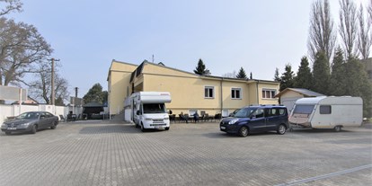 Motorhome parking space - Umgebungsschwerpunkt: am Land - Karlovy Vary region - Stellplatz Relax Františkovy Lázně