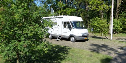 Motorhome parking space - Enschede - Camping de Haer , Am rande von Ootmarsum