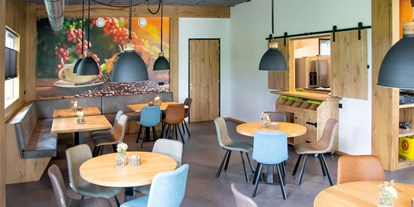 Reisemobilstellplatz - Stromanschluss - Dordrecht - stube/restaurant - Camping de la Rue koffie & zo Camper plaatsen