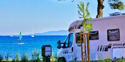 Motorhome parking space - Angelmöglichkeit - Croatia - Premium mare - Lopari Camping Resort****