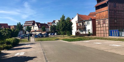 Motorhome parking space - Frischwasserversorgung - Thuringia - Befestigte Stellplätze in idyllischer Lage in der Innenstadt Mühlhausens - Wohnmobilstellplatz "Engelsgarten" Mühlhausen/Thür.