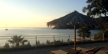 Reisemobilstellplatz - Restaurant - Italien - VIP Strand - Centro Balneare La Perla "Elba In Camper"