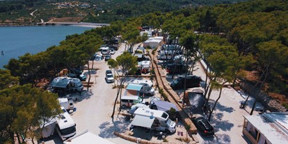 Motorhome parking space - WLAN: am ganzen Platz vorhanden - Dalmatia - Boutique Camping Bunja