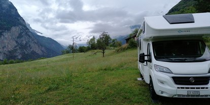 Reisemobilstellplatz - Umgebungsschwerpunkt: Fluss - Schweiz - Geniale Aussicht und Ruhe, netter Host!  - Stellplatz Uri