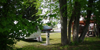 Motorhome parking space - WLAN: am ganzen Platz vorhanden - Saxony - es bestehen zusätzliche Flächen in purer Natur - Löwencamp am Landhotel "Goldener Löwe" Burgstädt