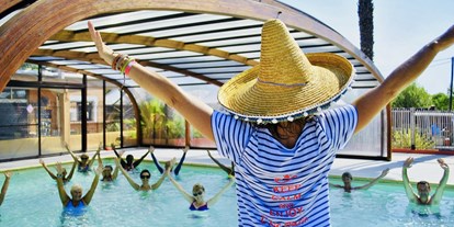 Reisemobilstellplatz - Swimmingpool - Hérault - Uberdachtes Pool Camping l'Air Marin - Camping Club l'Air Marin