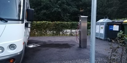 Motorhome parking space - Stromanschluss - Austria - Entsorgung, Wasser, Müllinsel, alles da was der Reisemobilist so braucht - Rast-Stellplatz Velden am Wörthersee