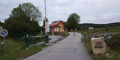 Reisemobilstellplatz - Art des Stellplatz: eigenständiger Stellplatz - Lohmen (Landkreis Sächsische Schweiz) - Zufahrt - Reisemobil- und Caravanpark Bastei