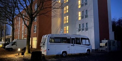 Motorhome parking space - Duschen - Datteln - Stellmöglichkeit 2 - Mercure Hotel Kamen Unna