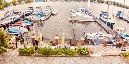 Reisemobilstellplatz - Art des Stellplatz: bei Marina - Historisches Fährhaus/ Yachthafen Löber