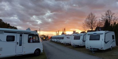 Reisemobilstellplatz - Wohnwagen erlaubt - Wohnmobilstellplatz Camping-Nitschke