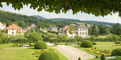 Reisemobilstellplatz - Umgebungsschwerpunkt: Berg - Franken - Ein Blick in das Staatsbad-Ensemble - Schlosspark König Ludwig I.-Wohnmobilplatz