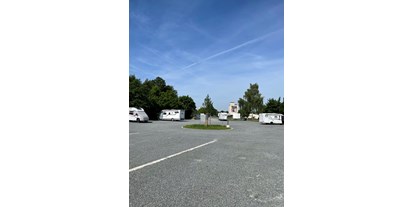 Motorhome parking space - Grauwasserentsorgung - Bayreuth - 17 neue parzellierte Stellplätze. - Wohnmobilstellplatz in Kulmbach