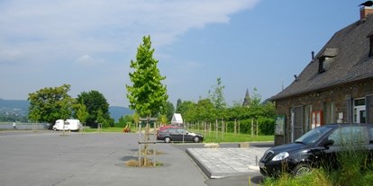 Motorhome parking space - Art des Stellplatz: bei Gewässer - Mosel - Am Rheinufer