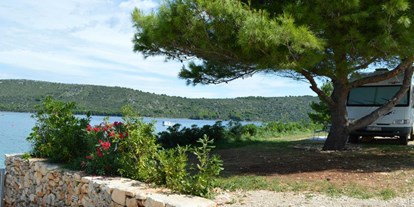Reisemobilstellplatz - Umgebungsschwerpunkt: Strand - Dalmatien - Camp Mandarino