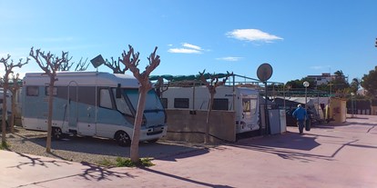 Reisemobilstellplatz - Duschen - Alicante - Plätze - Camping El Jardin