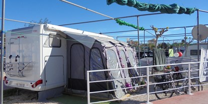 Reisemobilstellplatz - Wohnwagen erlaubt - Spanien - Camping El Jardin