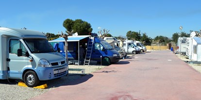 Reisemobilstellplatz - Art des Stellplatz: bei Gaststätte - Spanien - Camping El Jardin