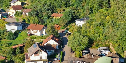 Reisemobilstellplatz - Umgebungsschwerpunkt: Berg - Pfalz - Hotel-Lage mitten im Grünen - ruhig gelegen - Stellplatz Hotel Am Hirschhorn