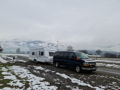 Reisemobilstellplatz - Stromanschluss - Schweiz - Allmend Rheintal