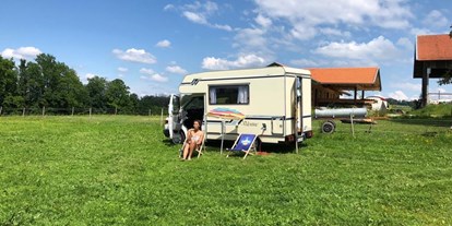 Motorhome parking space - Umgebungsschwerpunkt: Berg - Oberbayern - Camping auf der Wiese. - Naturlandhof Daxlberg