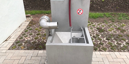Motorhome parking space - Frischwasserversorgung - Mosel - Ausguss Toilettenkassetten - Reisemobilpark Saarburg