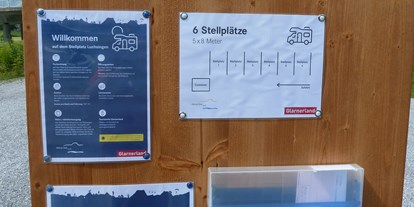 Reisemobilstellplatz - Art des Stellplatz: bei Bergbahn - Schweiz - Gäste-Informationstafel - Luchsingen beim Bahnhof