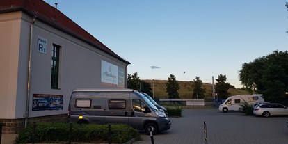 Motorhome parking space - Restaurant - Dresden - Wohnmobilstellplatz Alberthafen