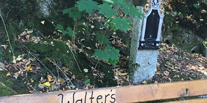 Reisemobilstellplatz - Hunde erlaubt: keine Hunde - Ostbayern - Wir heißen zwar nicht Walther, haben dort trotzdem Rast gemacht 😂 - Camper Stellplatz "VORMFELD"