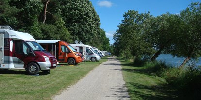 Motorhome parking space - Stuer - Wohnmobilstellplätze direkt am See. - Camping am See Alt Schwerin