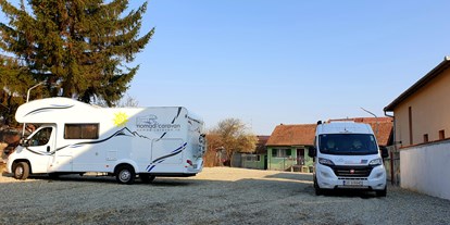 Motorhome parking space - öffentliche Verkehrsmittel - Romania - Stellplatz Sibiu - Nomad Camp