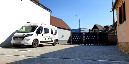 Motorhome parking space - Frischwasserversorgung - Romania - Stellplatz Sibiu - Nomad Camp