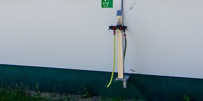 Reisemobilstellplatz - Stromanschluss - Trinkwasserversorgung - Naturcampingstellplätze auf dem Ferienhof Verse im Sauerland.