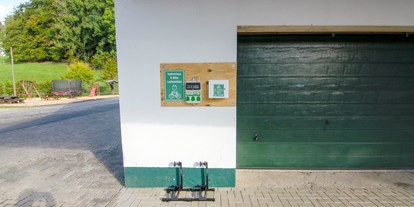 Motorhome parking space - WLAN: am ganzen Platz vorhanden - Sauerland - E-Bike Ladestation - Naturcampingstellplätze auf dem Ferienhof Verse im Sauerland.