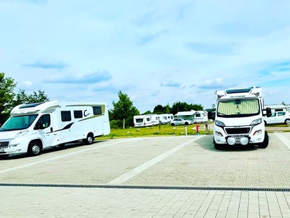 Motorhome parking space - Wohnwagen erlaubt - Germany - Stellplatz bis 12,5 m - Campingpark Erfurt