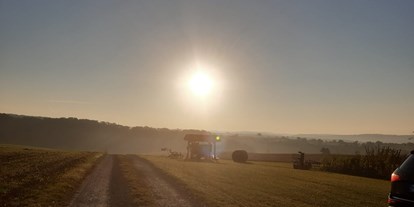Reisemobilstellplatz - Wohnwagen erlaubt - Sonnenaufgang im Herbst  - Eichhälderhof